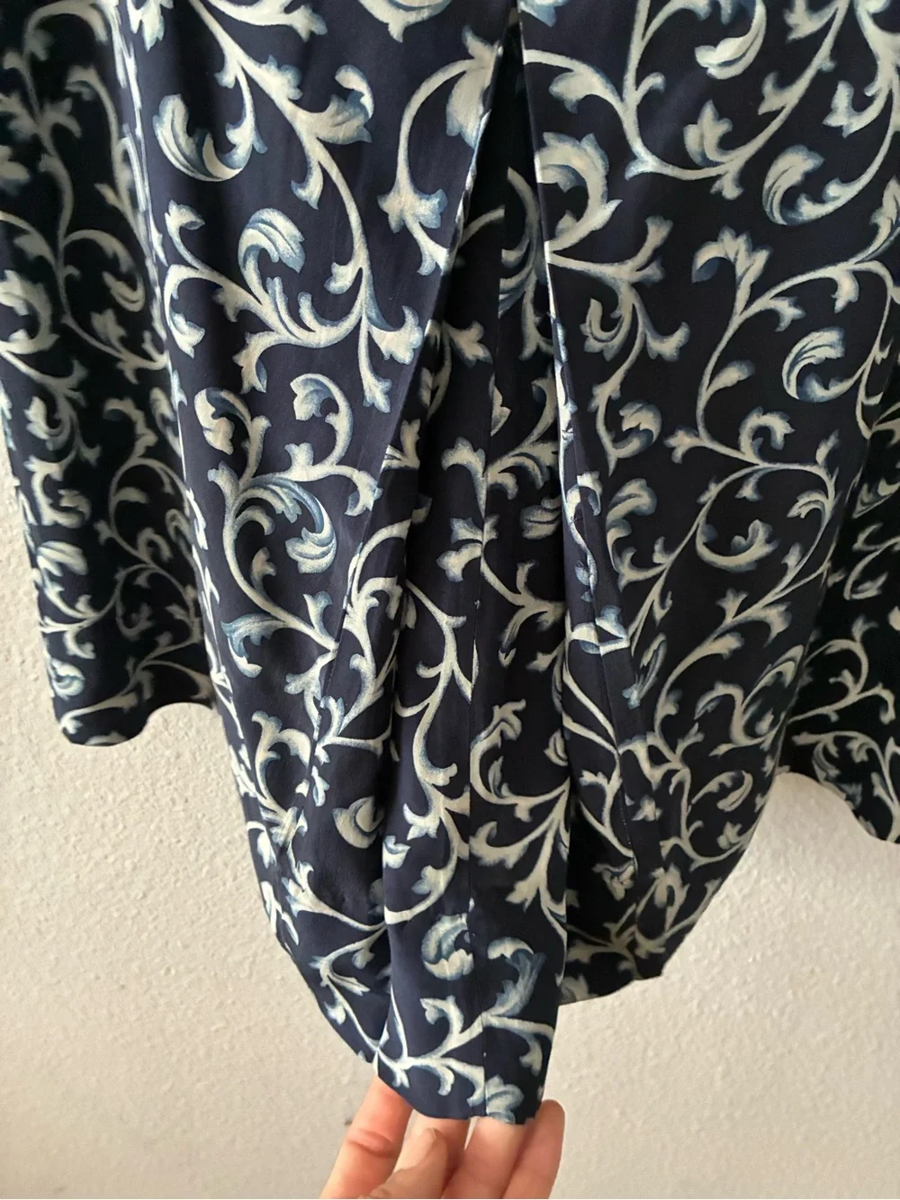 Ellen Tracy 12 Navy and White Filigree Silk Printed Drawstring Maxi Pencil Skirt